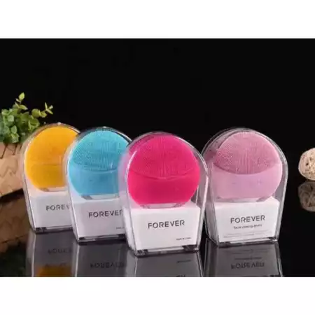 HYQ0127 esponja elétrica facial funciona? O que a vibração realmente muda na limpeza